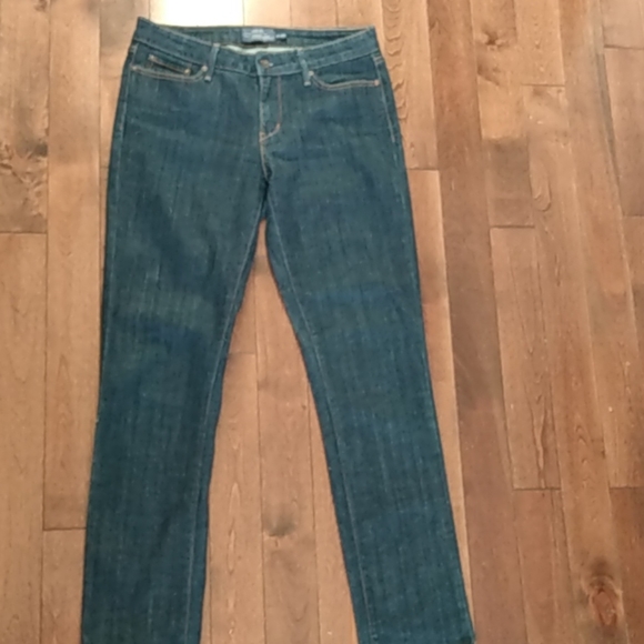 Levi's Slight Curve Classic Slim Leg Size 6 28 - Picture 1 of 5